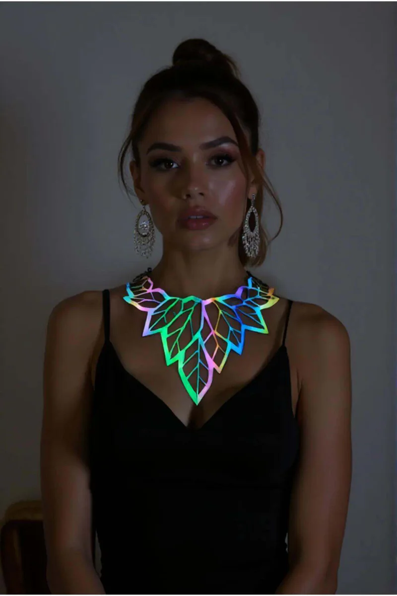 Rainbow Reflective Leaf Choker Necklace for Statement Style