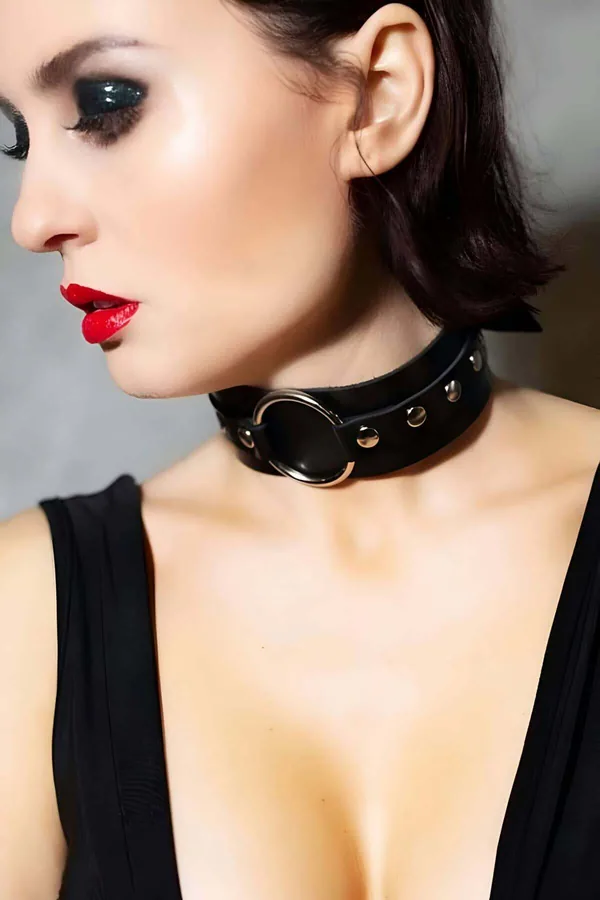 Чокер из экокожи со склада, опт, Wide Black Faux Leather Choker with O-Ring and Studs