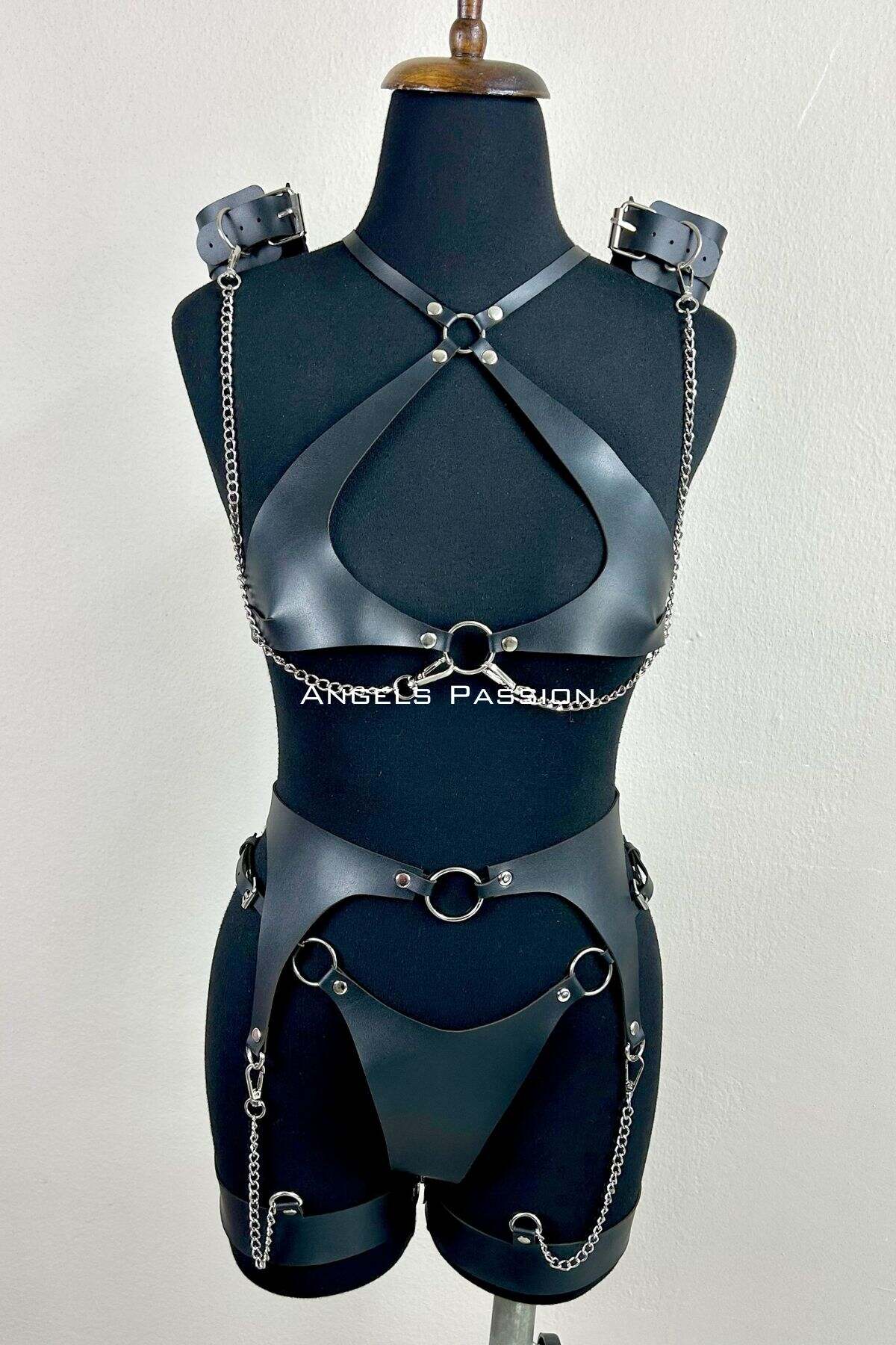 131037.jpg Red Faux Leather Full Body Harness with Chain and Garter Straps - Image 5